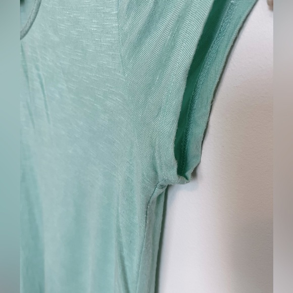 DOLAN cute high/low blouse/tee in turquoise. - Picture 7 of 10